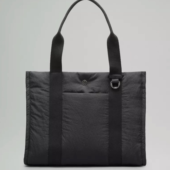 lululemon black padded boxy tote bag - Picture 2 of 15